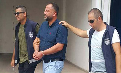 Tabancasını başkasına verdi