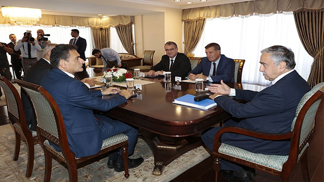 Akıncı, Meclis’te temsil edilen Muhalefet Partilerine bilgi verdi