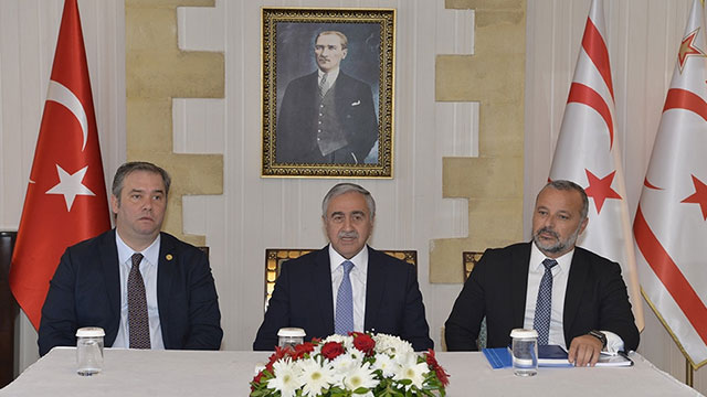 Akıncı, İzmir Buca Belediye Başkanı Levent Piriştina ve Beraberindeki Heyeti kabul etti