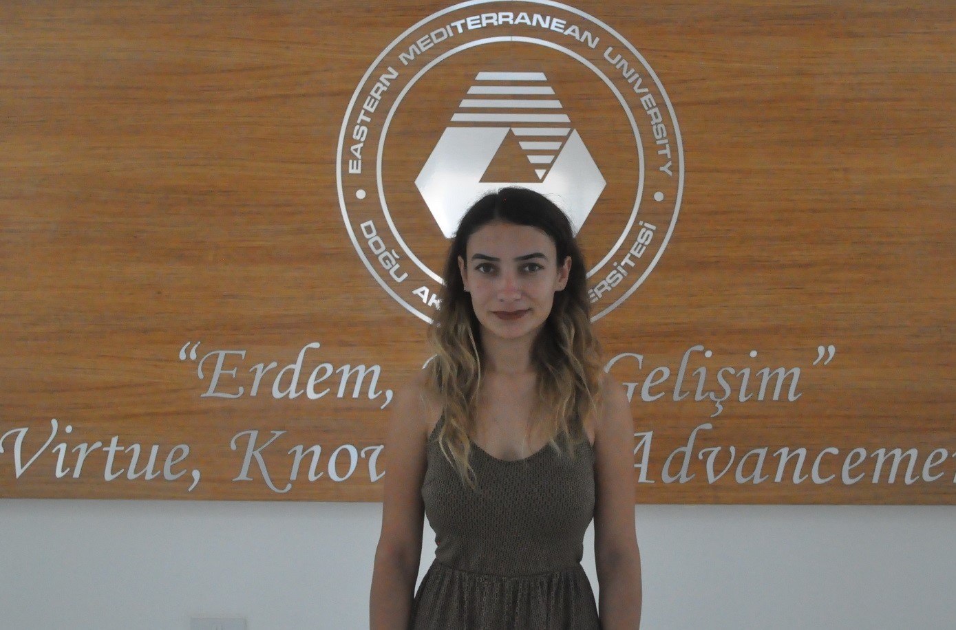 DAÜ İletişim Fakültesi öğrencisi Bircan Akçagil’e birincilik ödülü