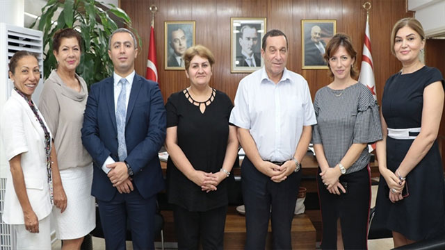 Maliye Bakanı Denktaş Türk Dünyası Kadın Platformu’nu kabul etti