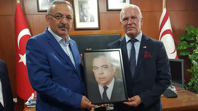 Töre Türkiye’den gelen Diyanet-Sen heyetini kabul etti