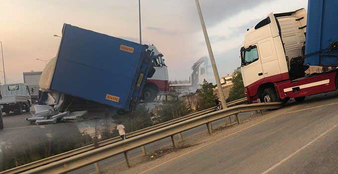 Alayköy'de Tır kazası