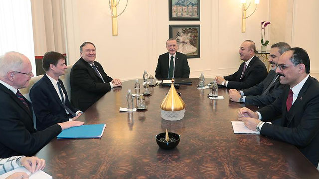 Pompeo havalimanında Erdoğan ile görüşüyor