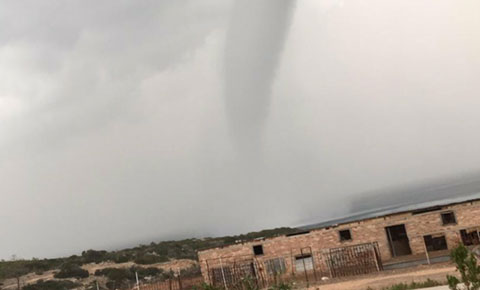 VİDEOLU: Tatlısu'da çıkan hortum korkuttu