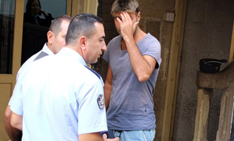 Şişede durduğu gibi durmadı