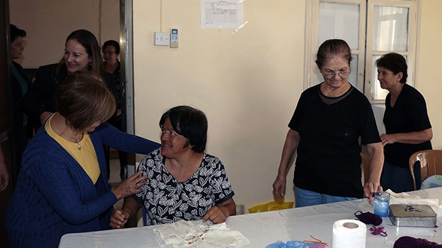 Meral Akıncı köy kadın kursunda kadınlarla bir araya geldi