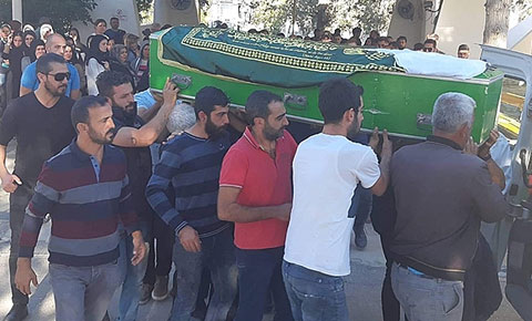 Gözyaşları içinde defnedildi