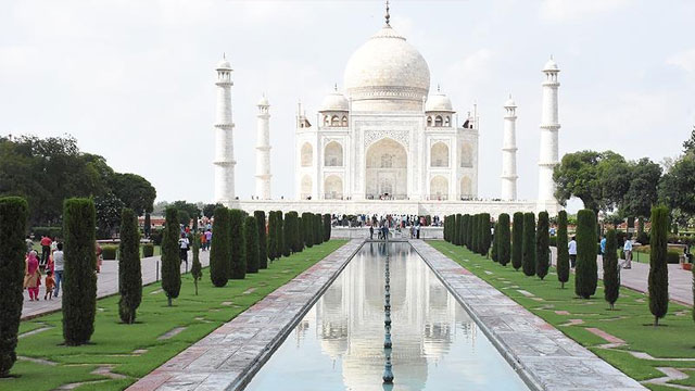 Tac Mahal'de namaz yasağı