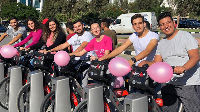 Meme Kanserine dikkat çekmek için pedal çevirdiler…