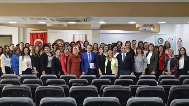 Hak-İş ve Kamu-Sen seminer düzenledi