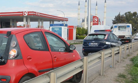 “Kaç bakan, kaç hükümet geldi, bir üst geçit yapamadı”