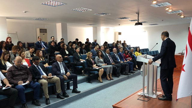 Özersay, meslek memurlarını bilgilendirdi