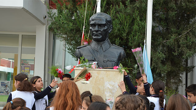 Yakın Doğu İlkokulu ile Okul Öncesi Öğrencileri Mustafa Kemal Atatürk’ü Gurur, Özlem ve Saygıyla Andılar…