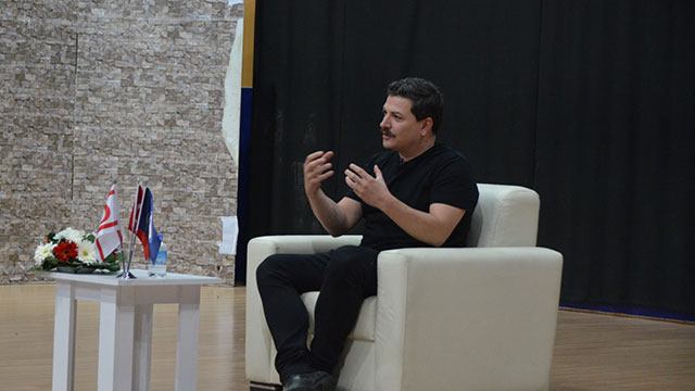 Ünlü yönetmen Mehmet Turgut DAÜ’de söyleşi gerçekleştirdi