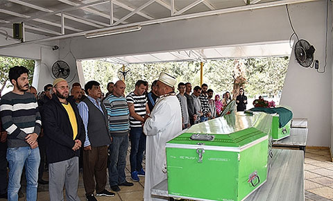 Sırlarıyla uğurlandılar