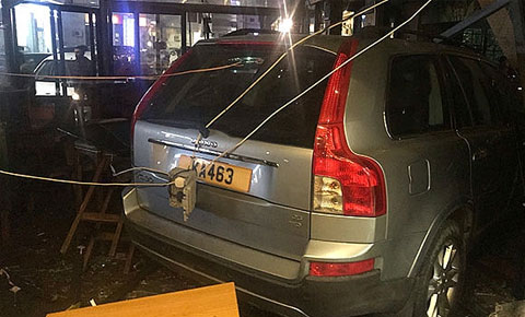 Seroydaş ve mekan sahibi yaralandı