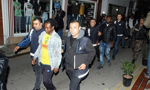 Her taşın altına bakıldı