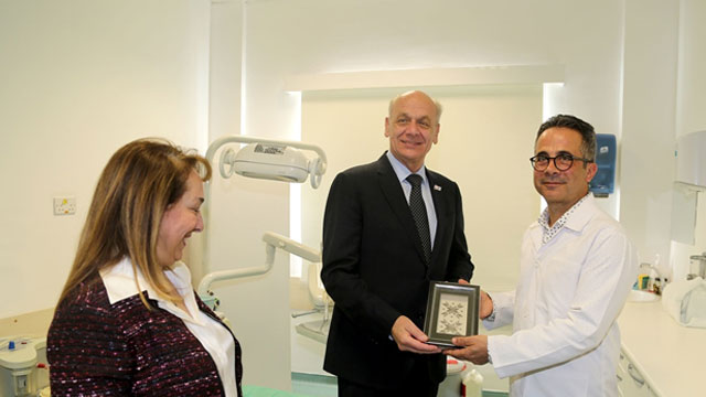Dünya Diş Hekimleri Birliği Başkanı Seeberger, Nalbantoğlu Devlet Hastanesini gezdi