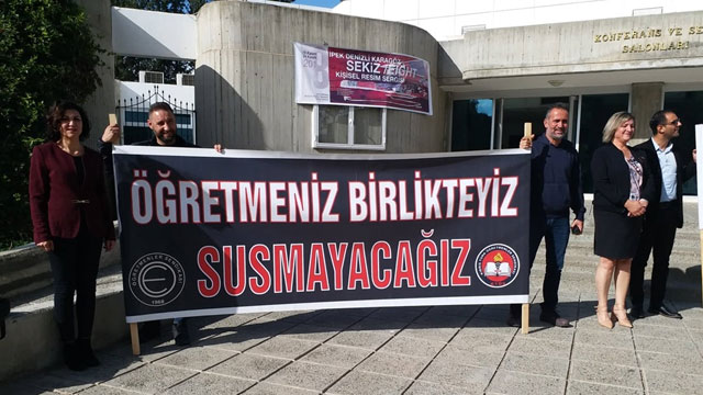 KTÖS ve KTOEÖS’ten AKM önünde pankartlı eylem