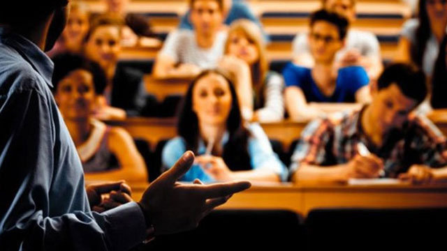 Ya kaçak çalışıyorlar ya da yasa dışı işlere bulaşıyorlar