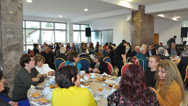 Güzelyurt Belediyesi Öğretmenler Günü dolayısıyla kokteyl düzenledi