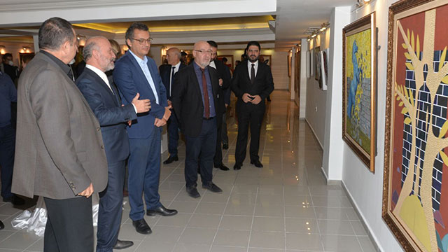 38 sanatçının 103 eserinden oluşan “Cumhuriyet Sergisi”ne sanatseverlerin ziyaretleri 22 Aralık'a kadar devam edecek