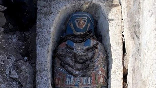 Mısır'da 3 bin yıl öncesine ait 8 mumya bulundu