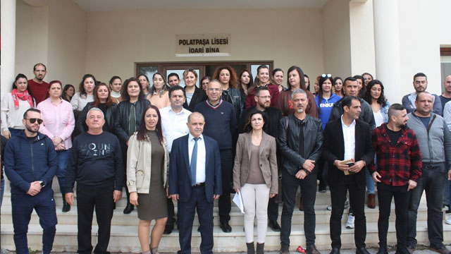 KTOEÖS, Öğretmen eksikliği gerekçesiyle Polatpaşa Lisesi’nde eylem yaptı