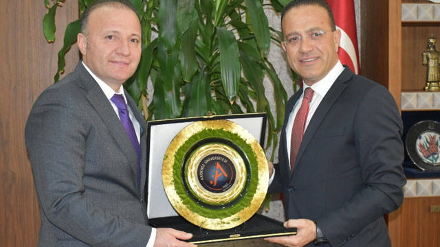 Şahali, Uluslararası Eurasia Growtech Fuarı ödül törenine katıldı