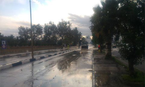 Yağmurun ardından ortalığı sel götürdü: Bazı yollar trafiğe kapatıldı!