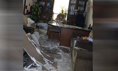 Okulun damı çöktü!