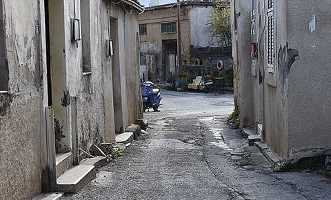 Surlariçi diken üstünde