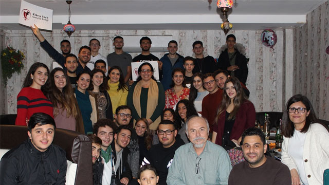 Kıbrıslı Türk Gençler, Cardıff’te buluştu