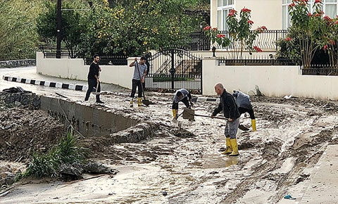 “Gerekirse dere yataklarındaki evleri yıkın!”