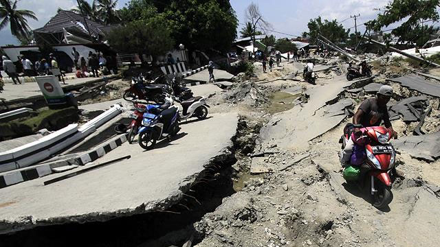 Endonezya'da doğal afetler 4 bin 211 can aldı
