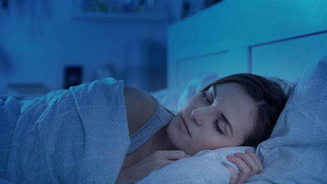 Uyurken cilt kırışıklığını önlemek için ne yapmak gerekir?
