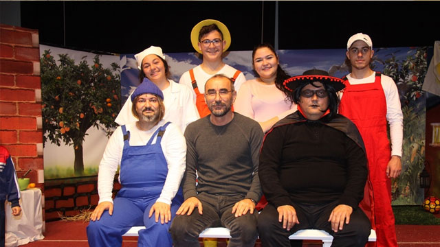 İskele Belediye Tiyatrosuna en iyi çocuk oyunu ödülü