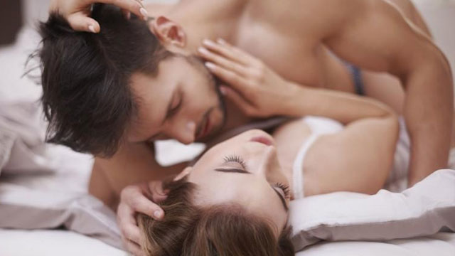 Erkeklerin seks sırasında kadınlardan istediği 5 basit şey