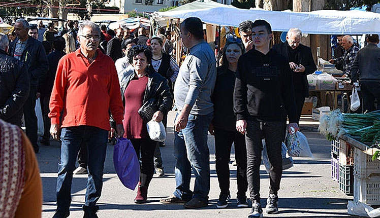 Vatandaş pazara yöneldi