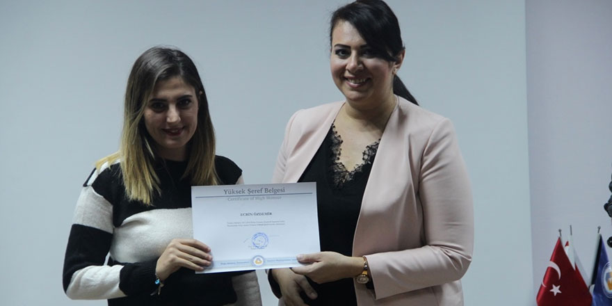 Akter DAÜ öğrencileriyle deneyimlerini paylaştı