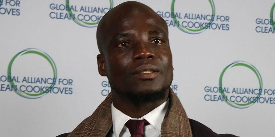 'Siyahi de beyaz da değilim, kahverengiyim'