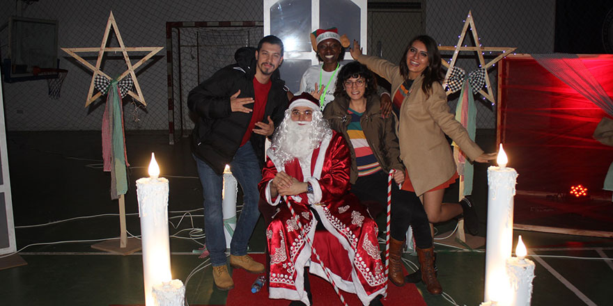 DAÜ’lü öğrenciler Noel’i kutladı