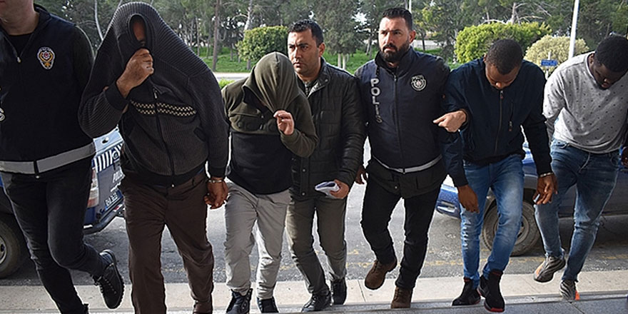 Kaçak yaşıyorlardı