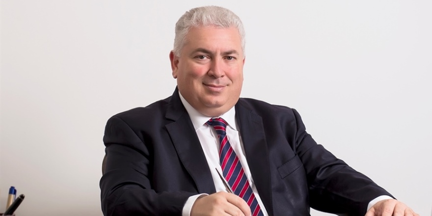 Hükümet kumarhanecilere teslim oldu