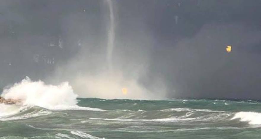 Girne'de korkutan hortum (Video Haber)