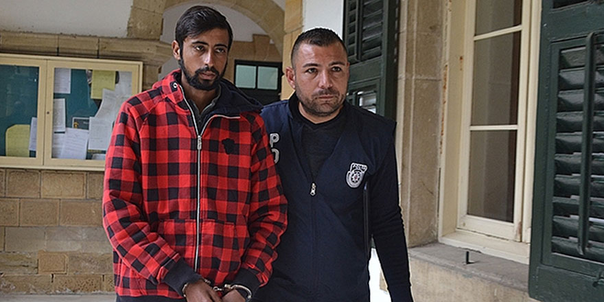 Polisi atlatıp askere yakalandı