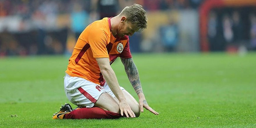 Galatasaray'da Serdar Aziz'le ipler koptu