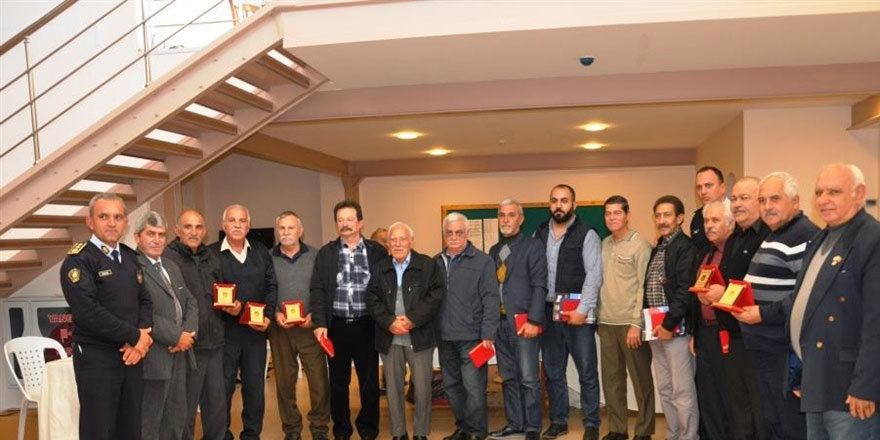 Polis emeklilerine 60 yaş onur plaketi…
