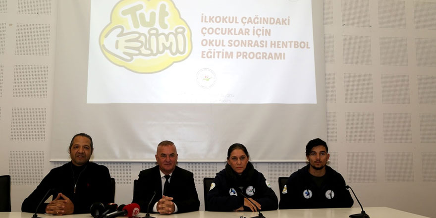 Karaokçu: “Çocukları kötü alışkanlıklardan uzak tutmak kültürden, sanattan ve spordan geçer”